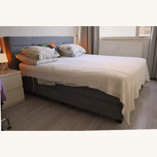Kingsize Bed (180x200cm) - Boxspring